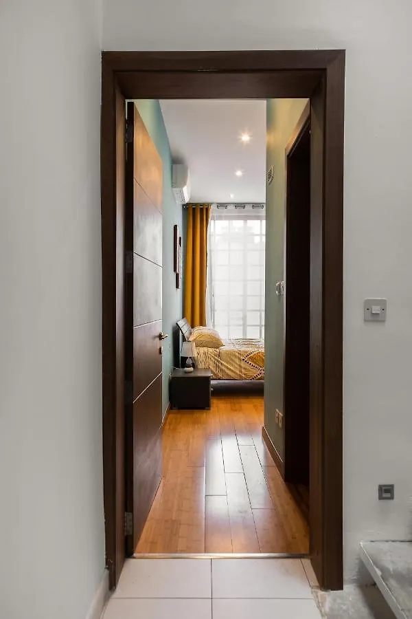 Entire Luxury Sliema Townhouse Steps From Beach Holiday home